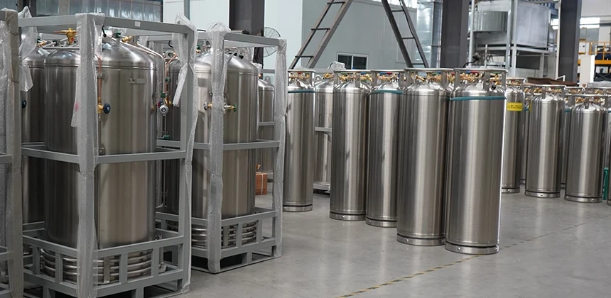 Liquid CO2 cylinder and dewar CO2 tank for safe storage of liquefied carbon dioxide