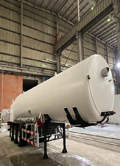 Cryogenic tanker semi trailer for LNG, LN2 and LOX transport with vacuum insulated stainless steel tank