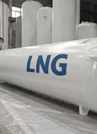 Large LNG cryogenic storage tank with double wall vacuum insulation for safe liquefied natural gas storage