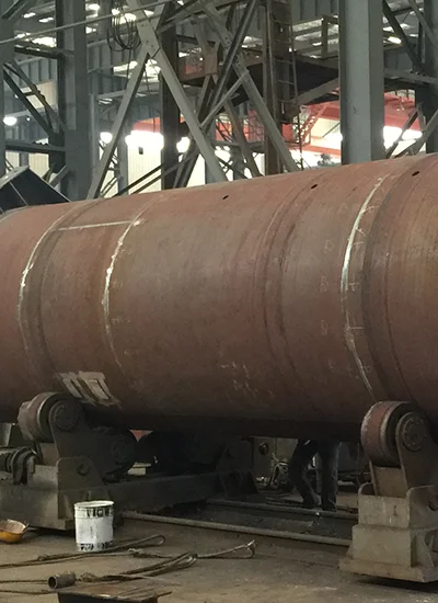 Cryogenic tank pressure vessel showing corrosion prevention design, insulation system, and industrial safety structure