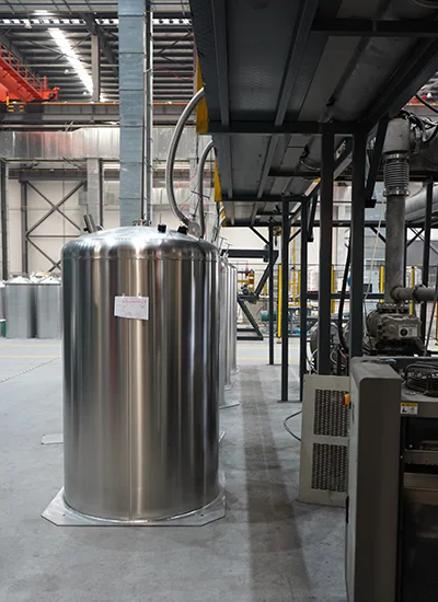stainless-steel-pressure-vessel-manufacturing Stainless steel pressure vessel being fabricated in an industrial workshop