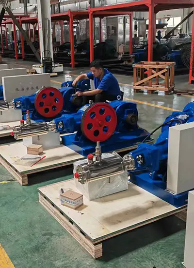 Cryogenic pumps for LNG and liquid gas transfer systems