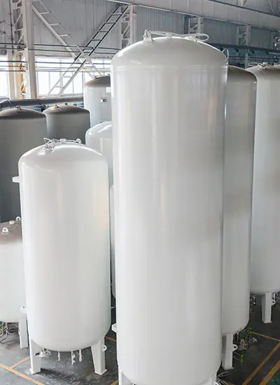 Vacuum insulation system inside a cryogenic tank showing inner vessel, vacuum layer, and multi layer insulation